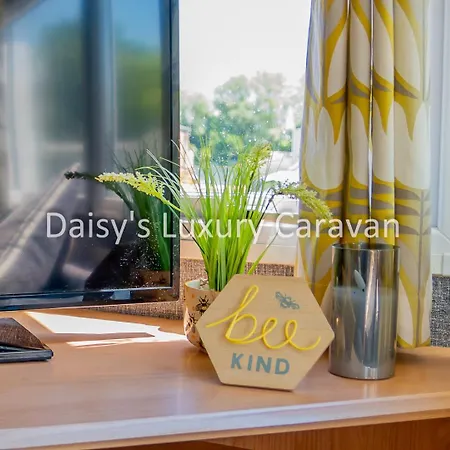 Daisy'S Luxury Caravan At Tattershall Lakes Exterior photo